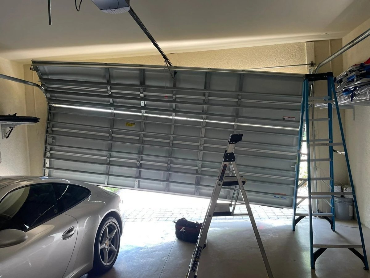 Garage door repair work, gallery photo 2